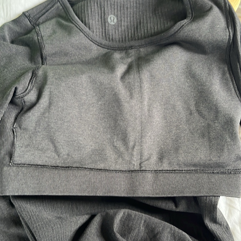 Lululemon ribbed gray cropped long sleeve top built in bra size 6 - Picture 5 of 6